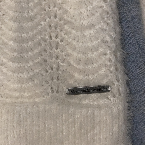 Abercrombie sweater - Picture 4 of 4